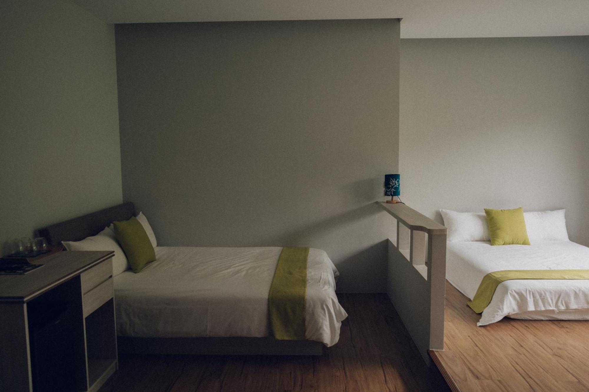 蘊慢築 茶花藝主題民宿 Yun Man Zhu Homestay Gongguan Buitenkant foto